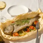 Pesce al cartoccio e vino bianco secco: l’accostamento classico che non delude mai